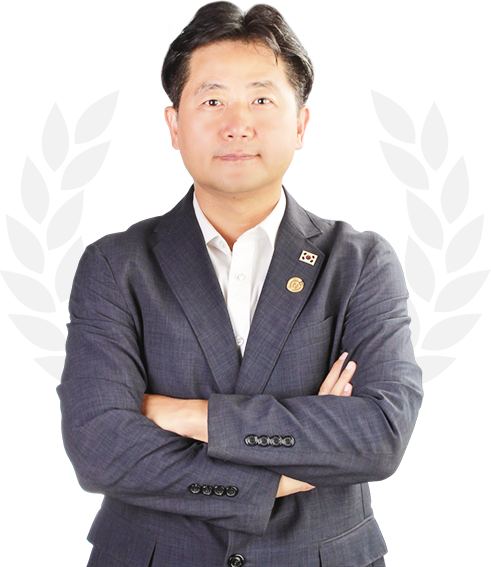 엄기웅 대표변호사 사진